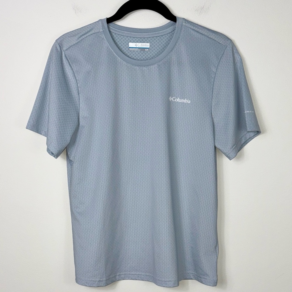 Columbia Omni Freeze T-Shirt Women’s Size Small Performance Light Blue